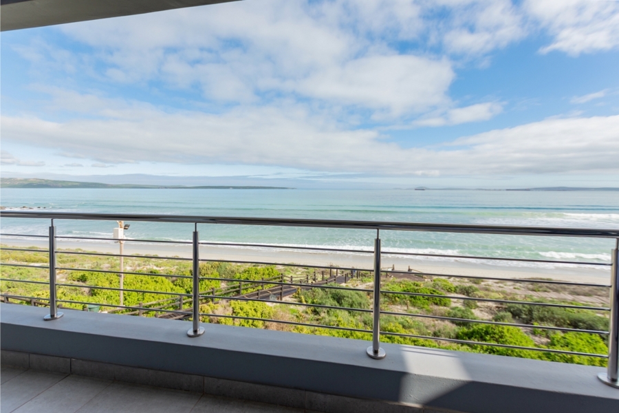 7 Bedroom Property for Sale in Calypso Beach Western Cape
